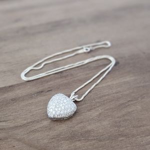Silver jewelry necklace